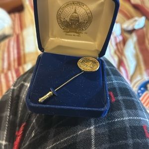 Presidential inauguration, lapel pin